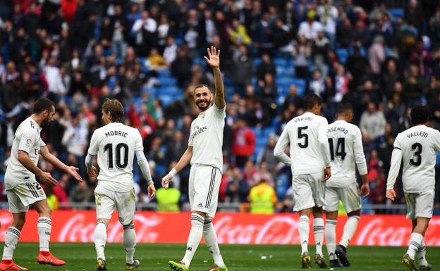 Karim Benzema celebra el tercer gol del partido. 