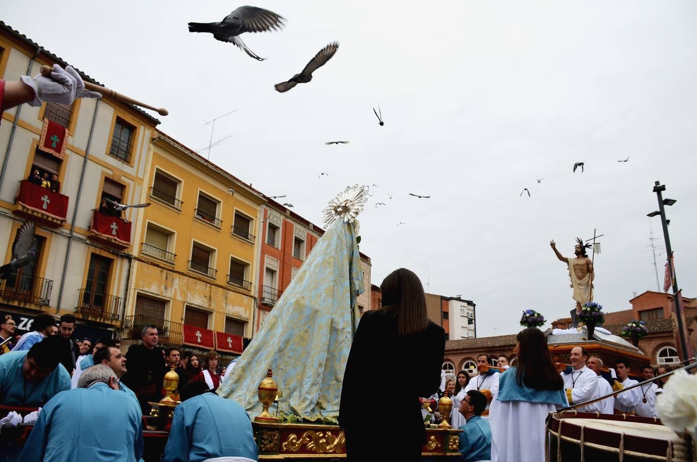 Fotos: Procesión del Cristo Resucitado en Calahorra
