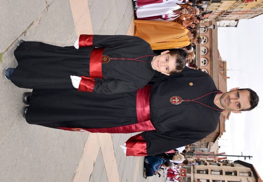 Fotos: Procesión del Cristo Resucitado en Calahorra