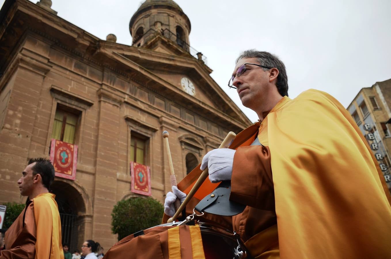 Fotos: Procesión del Cristo Resucitado en Calahorra