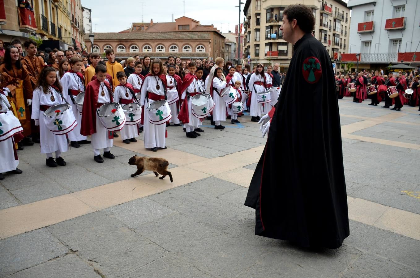 Fotos: Procesión del Cristo Resucitado en Calahorra