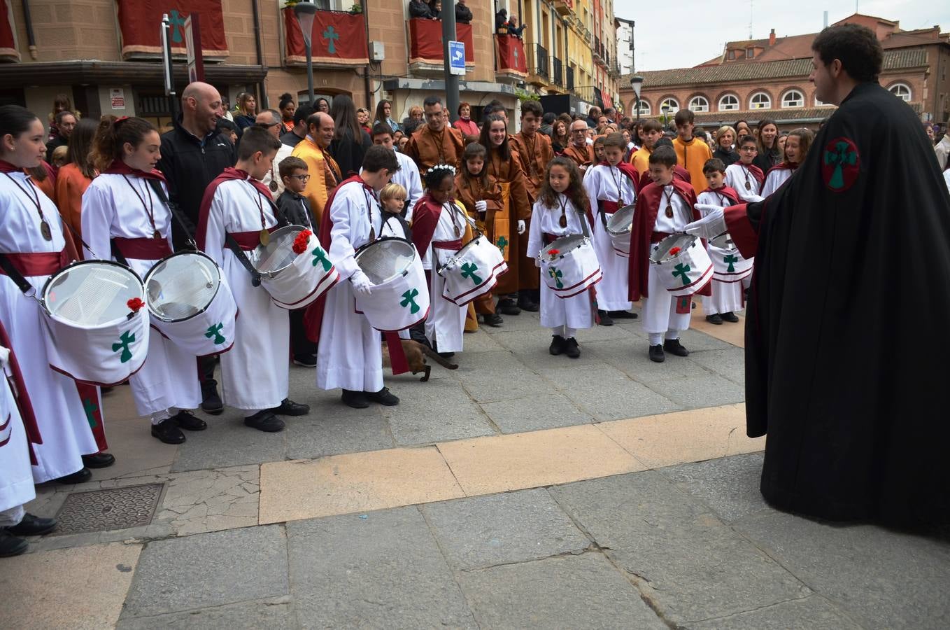 Fotos: Procesión del Cristo Resucitado en Calahorra