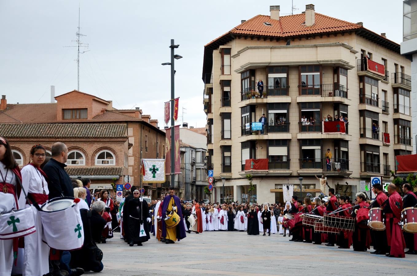 Fotos: Procesión del Cristo Resucitado en Calahorra