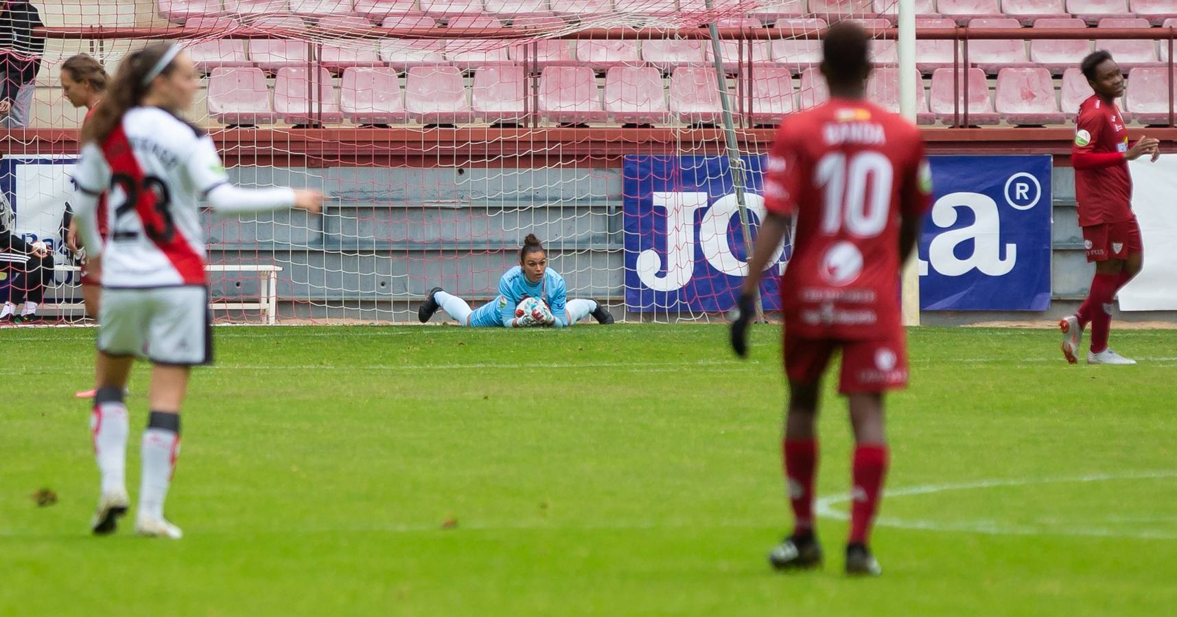 Fotos: Vital triunfo del EDF ante el Rayo (3-0)