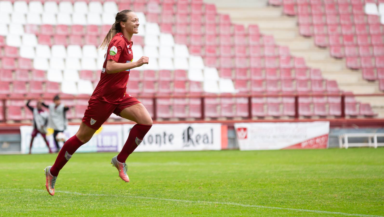 Fotos: Vital triunfo del EDF ante el Rayo (3-0)