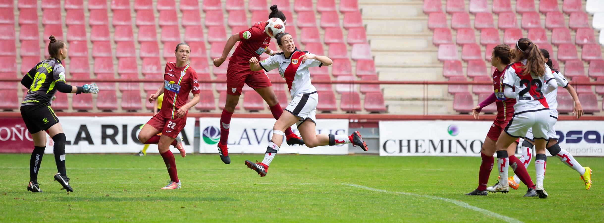 Fotos: Vital triunfo del EDF ante el Rayo (3-0)