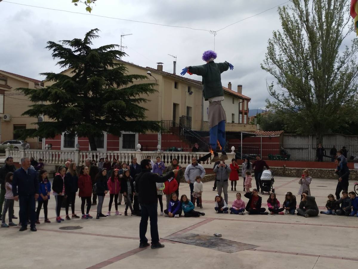 Fotos: Quema de Judas en El Redal, Valdeperillo y Cornago