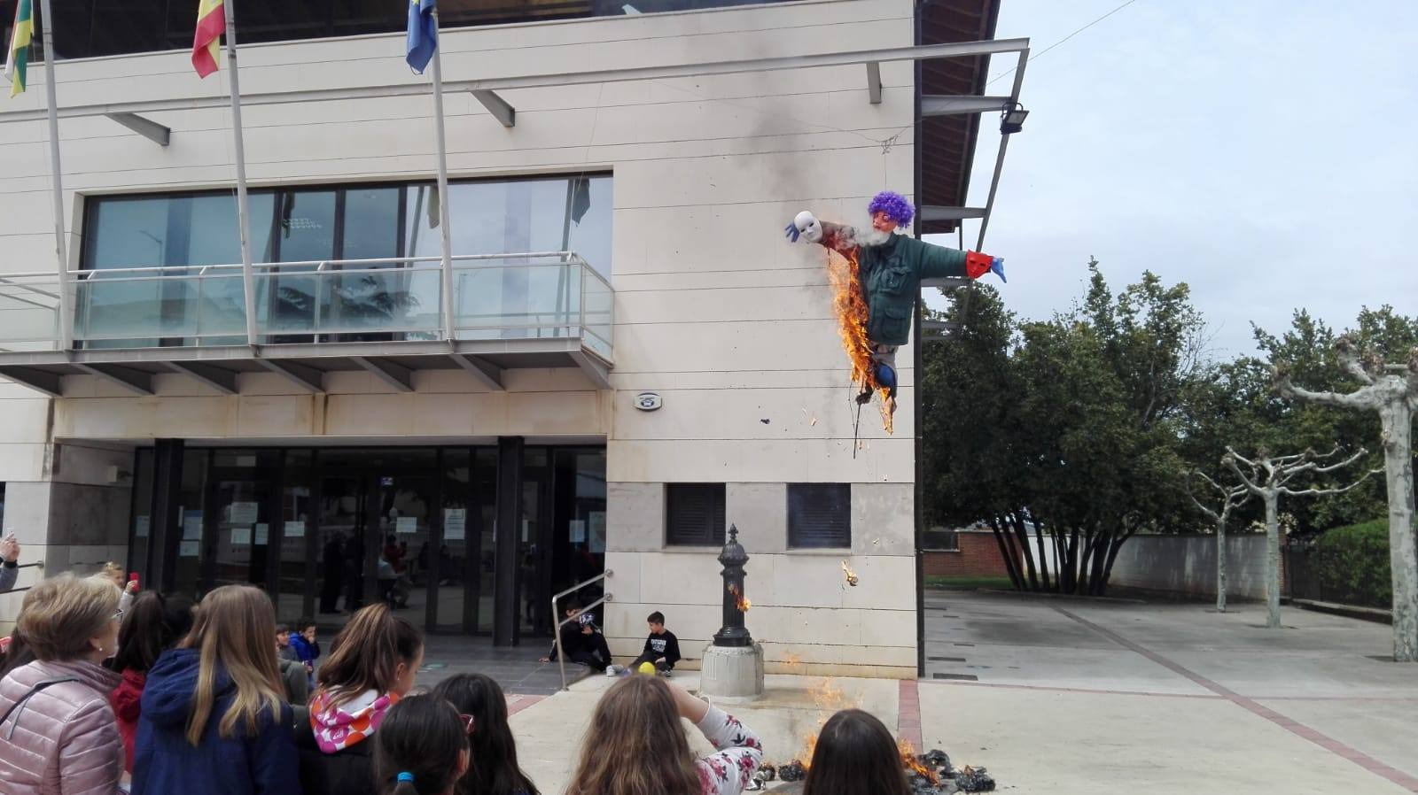 Fotos: Quema de Judas en El Redal, Valdeperillo y Cornago