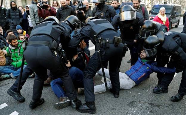 Indentes en Sant Julià de Ramis (Girona) con motivo de 1-O.