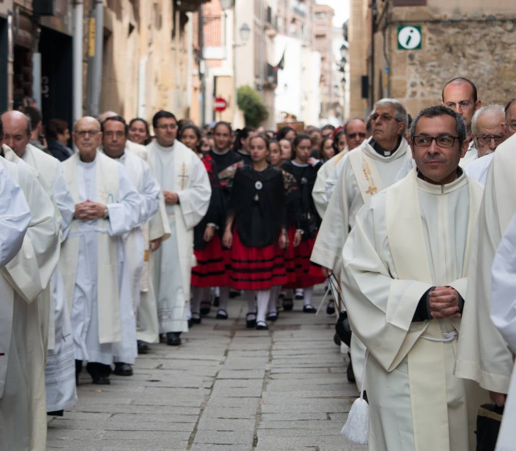 El cardenal Ricardo Blázquez y el obispo Carlos Escribano presidieron la inauguración del Año Jubilar y la apertura de la puerta del Perdón.