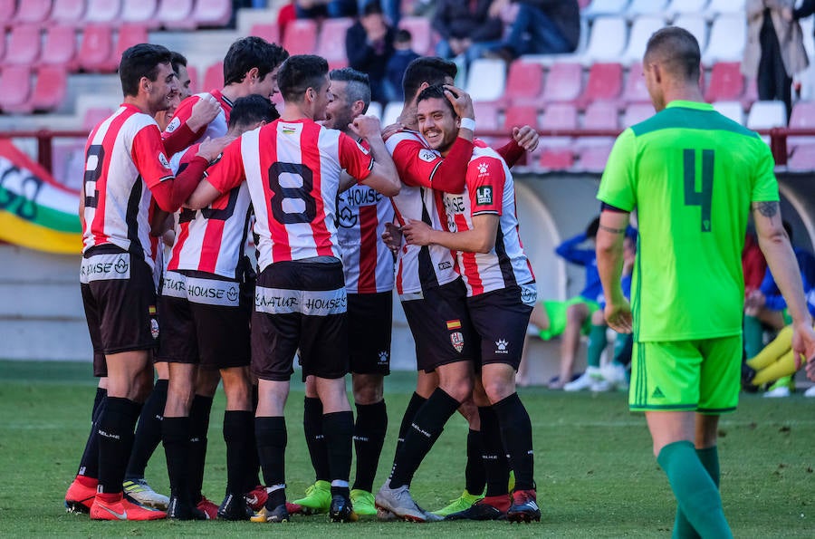 Los riojanos ganan al Mirandés por 3-0, pelearán por la segunda plaza y se clasifican para el 'play off'