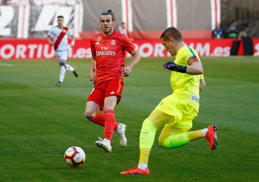 Las mejores imágenes del partido de la 35ª jornada entre el Rayo Vallecano y el Real Madrid. 