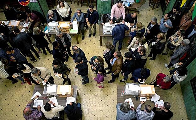 Colegio electoral ayer en Barcelona