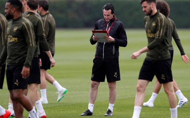 Emery. durante un entrenamiento previo al enfrentamiento ante el Valencia.