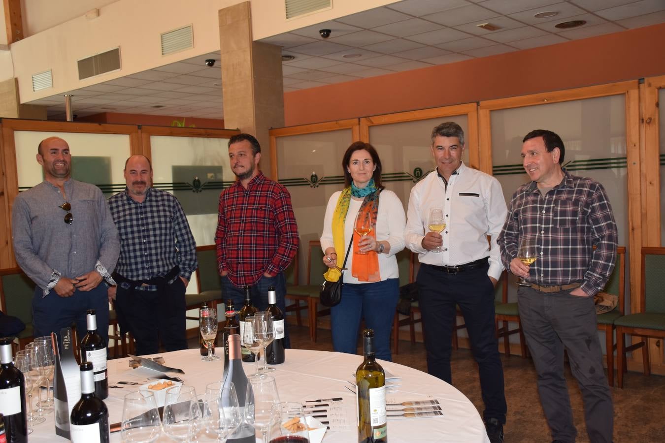 Los participantes en el Torneo Finca Valpiedra, de la Liga de Golf y Vino, disfrutaron de una cata de vinos de la bodega.