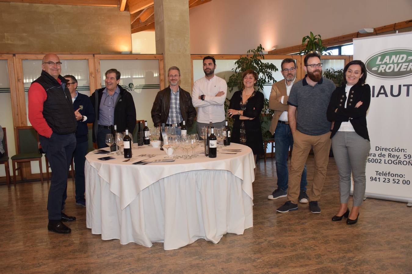 Los participantes en el Torneo Finca Valpiedra, de la Liga de Golf y Vino, disfrutaron de una cata de vinos de la bodega.