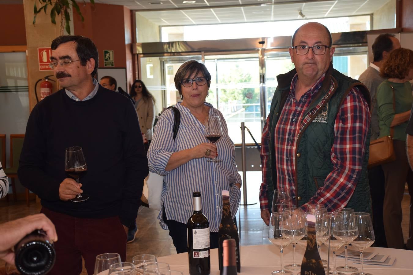 Los participantes en el Torneo Finca Valpiedra, de la Liga de Golf y Vino, disfrutaron de una cata de vinos de la bodega.