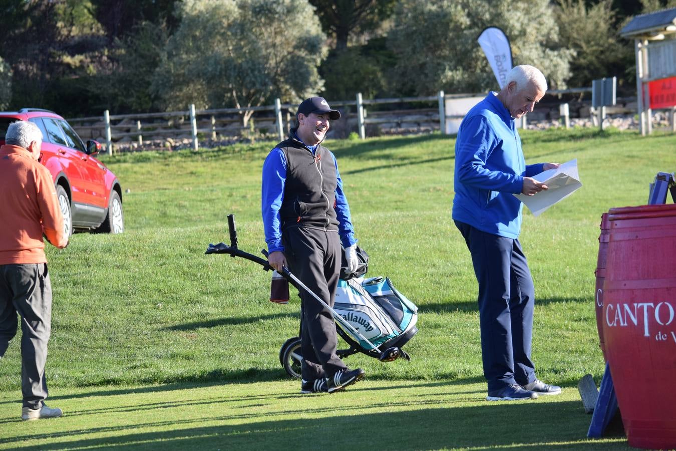 Los jugadores disfrutaron de una estupenda jornada de golf.