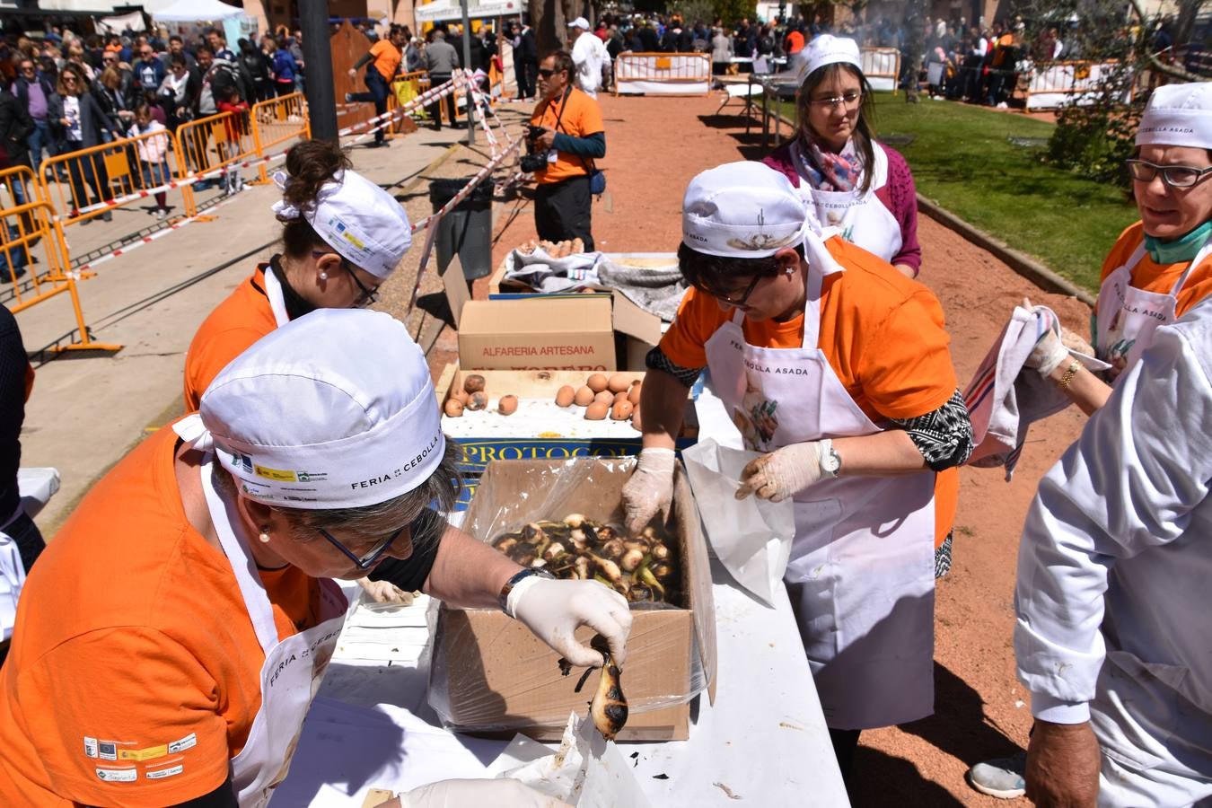 Fotos: III feria de la cebolla asada de Herce