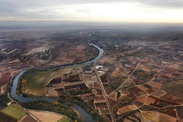 Espectacular panorámica del río Ebro a su paso por Alcanadre. 