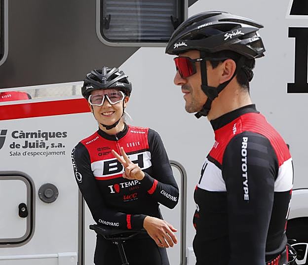 Rocío García sonríe con Carlos Coloma a su lado. :: justo rodríguez