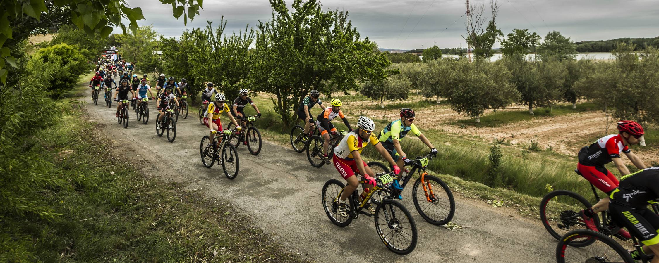 Fotos: Primera etapa de La Rioja Bike Race: La salida