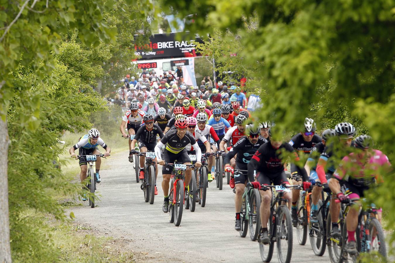 Fotos: Primera etapa de La Rioja Bike Race: La salida