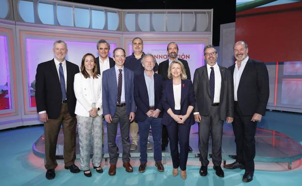 Protagonistas de la Jornada Gilead 'Conectamos con la innovación en el VIH', que se ha realizado de forma simultánea en 11 sedes.