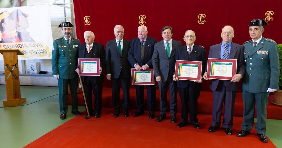 El Acuartelamiento de la Guardia Civil de Logroño ha celebrado este lunes un acto conmemorativo