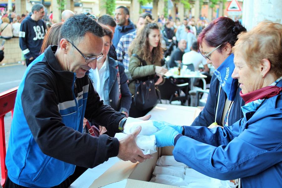 La asociación de mujeres ofreció una degustación de bocadillo