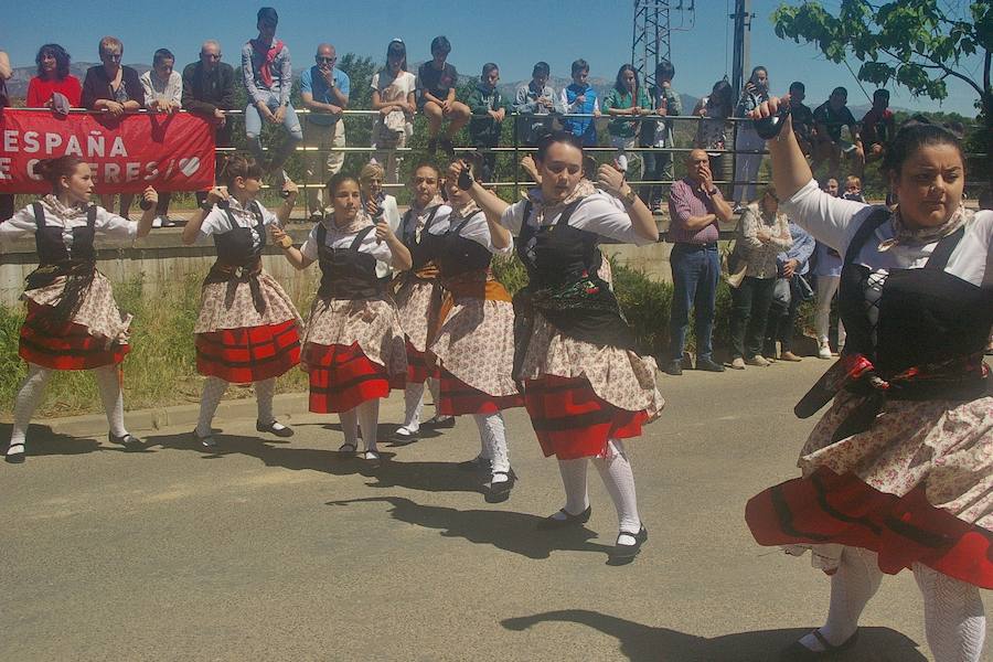 Los agricultores comenzaron honrando a su patrón de víspera con 'La Charma´', no faltó la misa en honor al santo y posterior procesión, así como la bendición de los campos y las danzas en varios sitios del recorrido