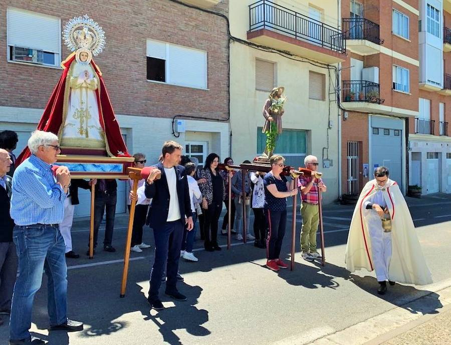 Los vecinos honraron, en un día de calor, al patrón de los agricultores 