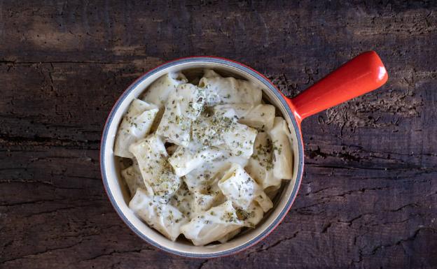 Pasta de bechamel de corteza de quesos.