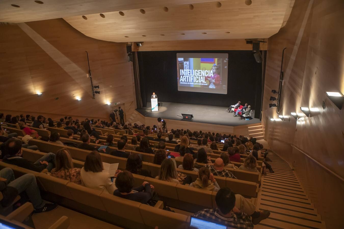 Fotos: El Cites, organizado por la UNIR, completa su programa en Riojafórum