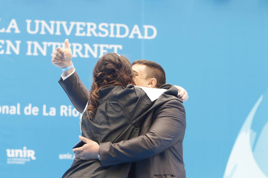 Ceremonia de graduación de los alumnos de Grado y Posgradl en la Plaza de Toros de Logroño