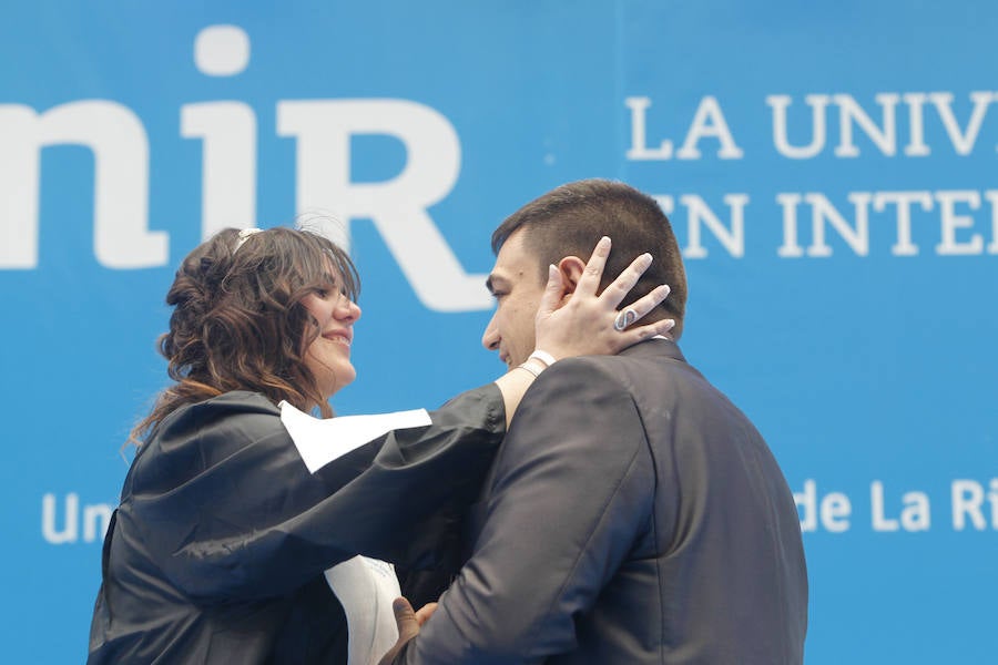 Ceremonia de graduación de los alumnos de Grado y Posgradl en la Plaza de Toros de Logroño