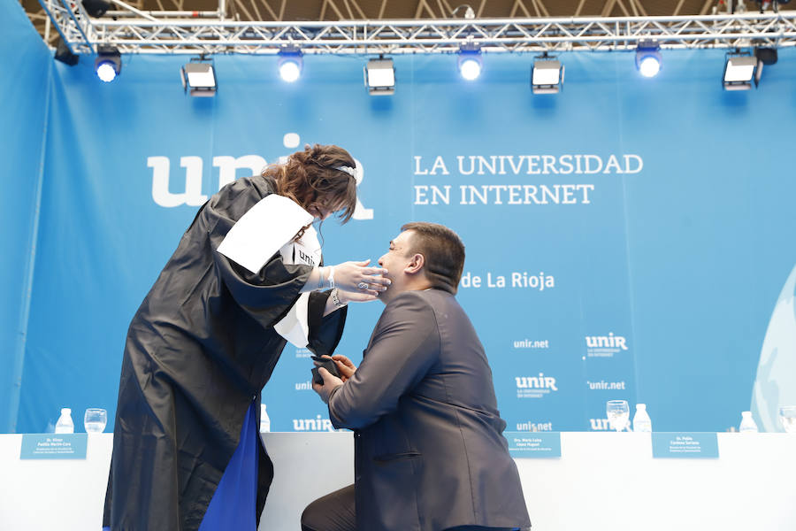 Ceremonia de graduación de los alumnos de Grado y Posgradl en la Plaza de Toros de Logroño