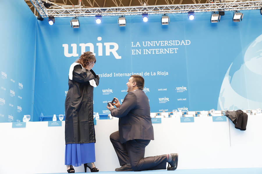 Ceremonia de graduación de los alumnos de Grado y Posgradl en la Plaza de Toros de Logroño