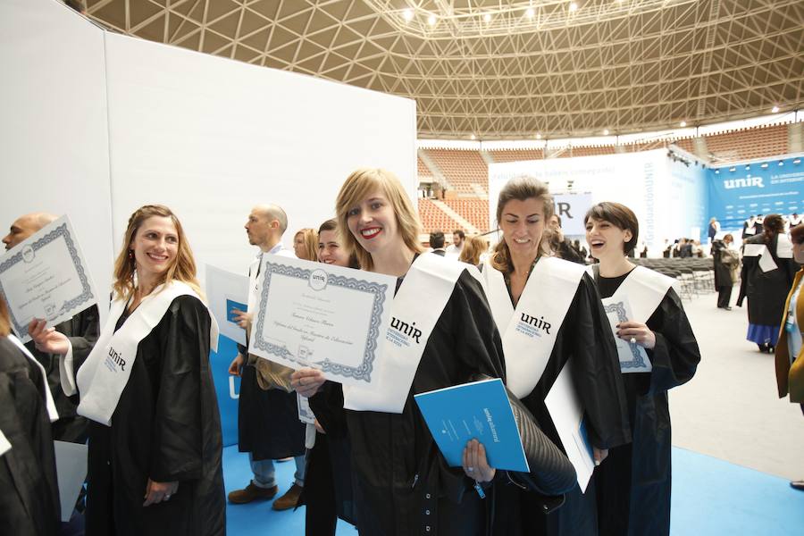 Ceremonia de graduación de los alumnos de Grado y Posgrado en la Plaza de Toros de Logroño