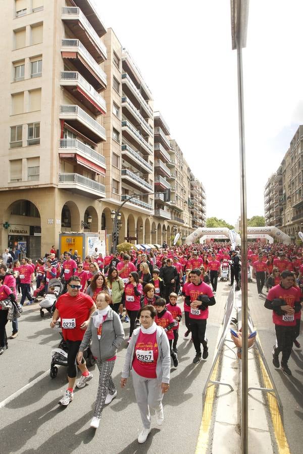 Fotos: Multitudinaria participación en la Carrera de la Familia (I)