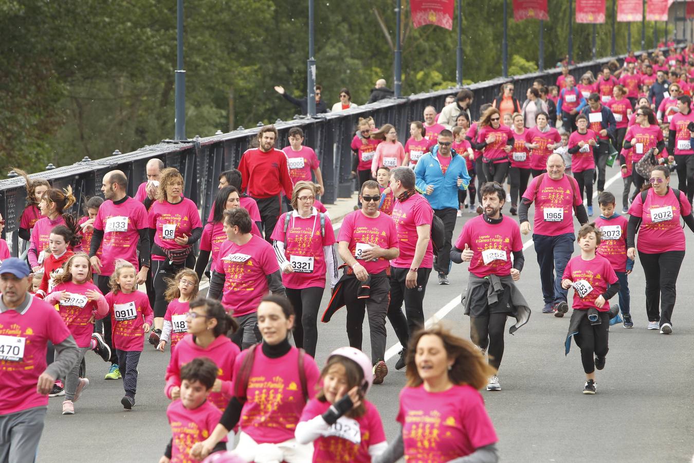 Fotos: Multitudinaria participación en la Carrera de la Familia (II)