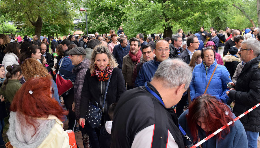 Mucho ruido y olor al pólvo en el Parque del Ebro