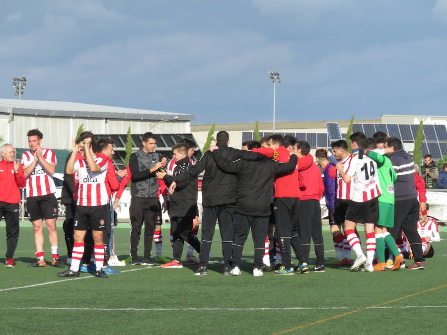 un final emocionante, con toda la afición en el campo homenajeando a sus 'campeones'