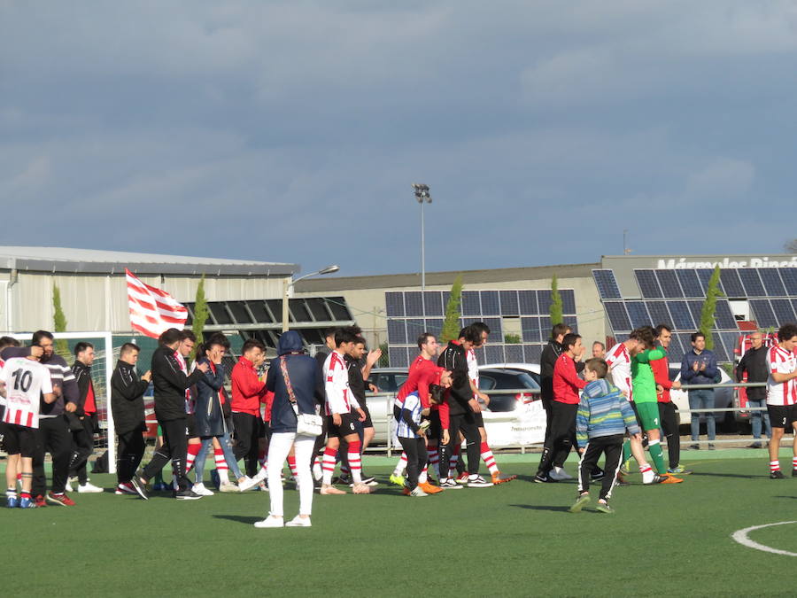 un final emocionante, con toda la afición en el campo homenajeando a sus 'campeones'