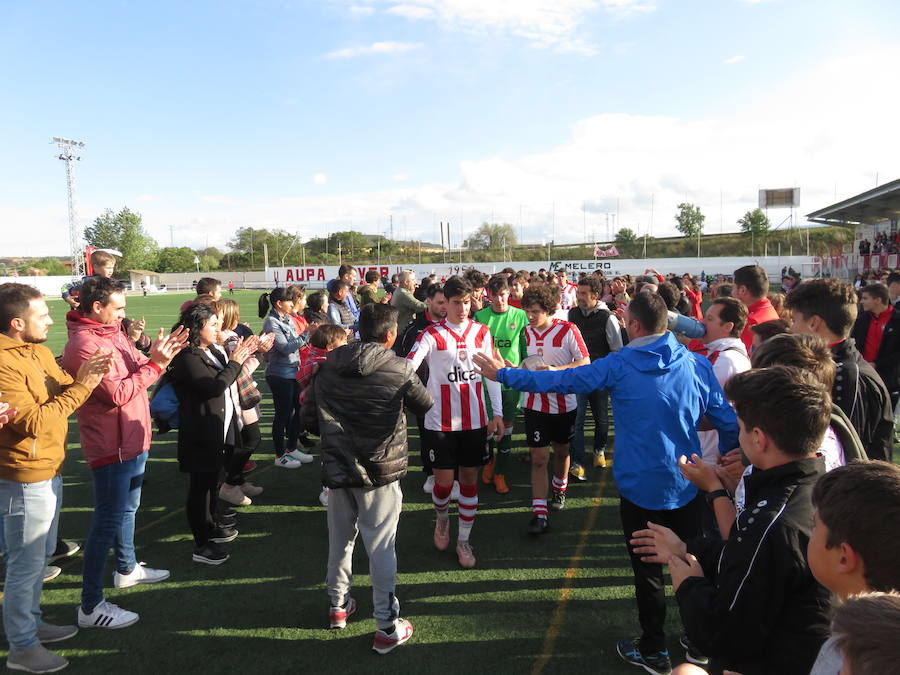 un final emocionante, con toda la afición en el campo homenajeando a sus 'campeones'