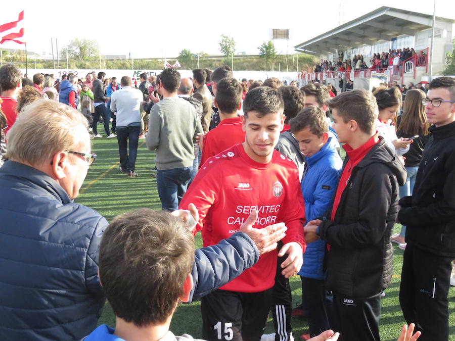 un final emocionante, con toda la afición en el campo homenajeando a sus 'campeones'