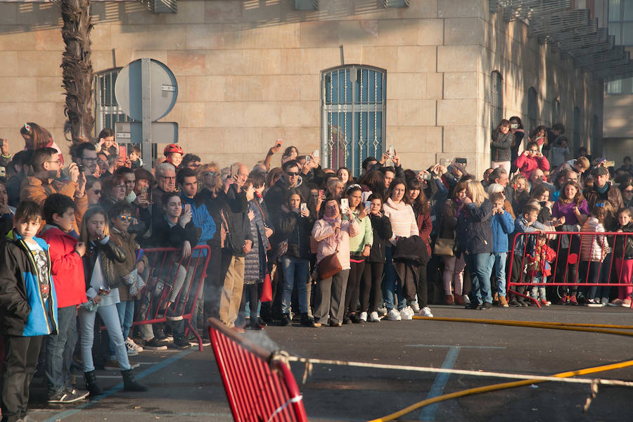 Cientos de personas se acercaron al acto final de las 'fallas' que se han venido celebrando en los últimos días