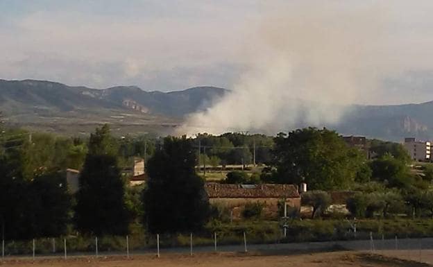 Humo del incendio de Alberite visible desde Logroño. 