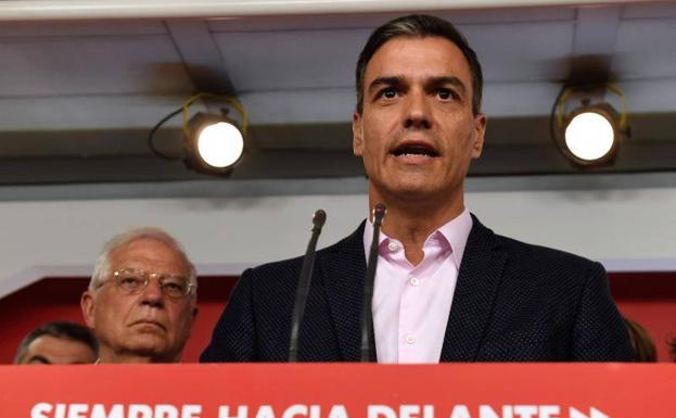 El presidente del Gobierno en funciones, Pedro Sánchez, celebra los resultados del PSOE en las elecciones europeas.