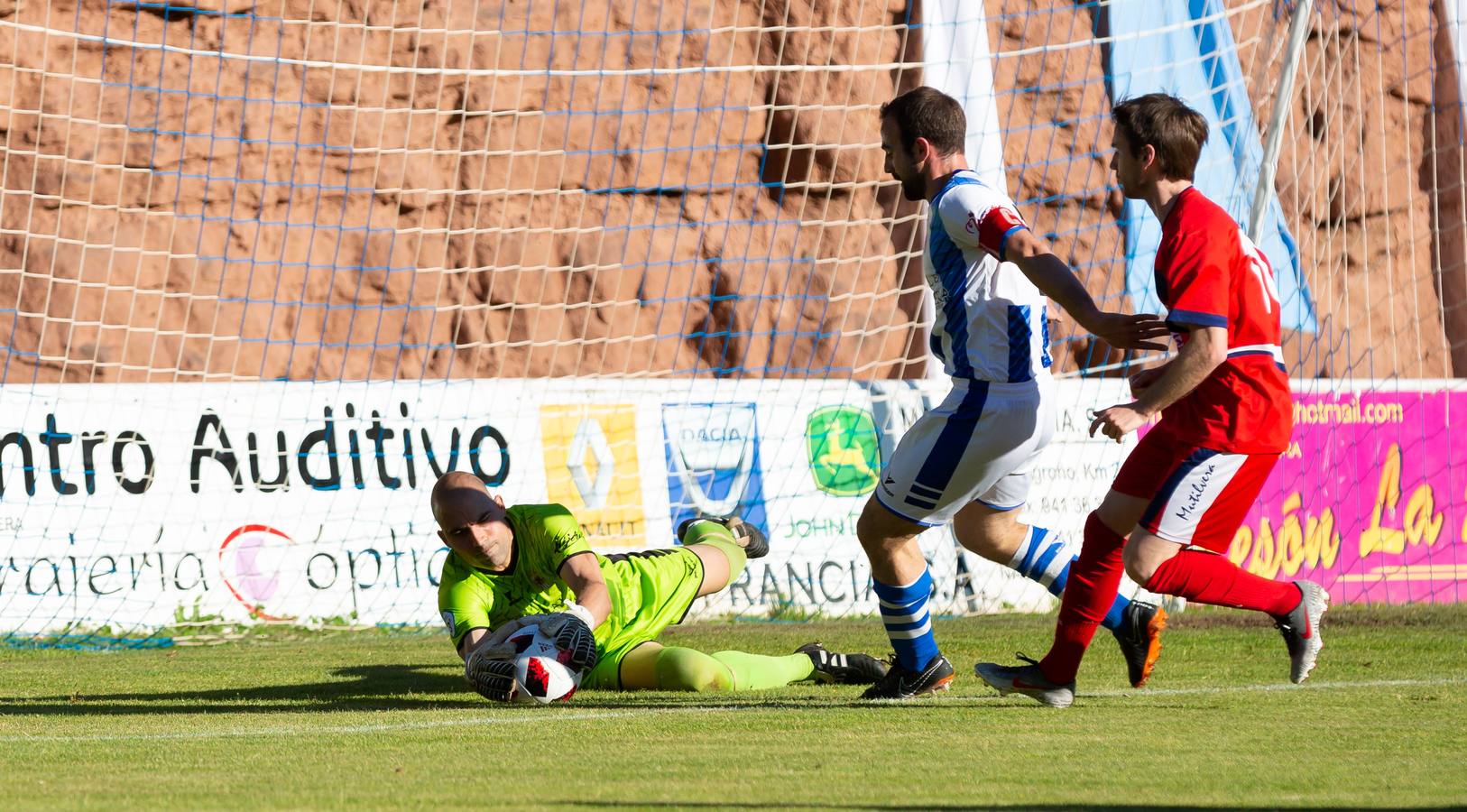 Los de Roberto Ochoa quedan apeados del 'play off' de ascenso tras empatar a un tanto contra los navarros